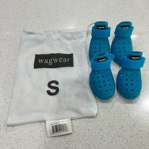 Like New. WagWellies Mojave, Cobalt Blue Sz Small.